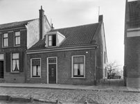 43307 Gezicht op een huis aan de Pijlsweertstraat te Utrecht.